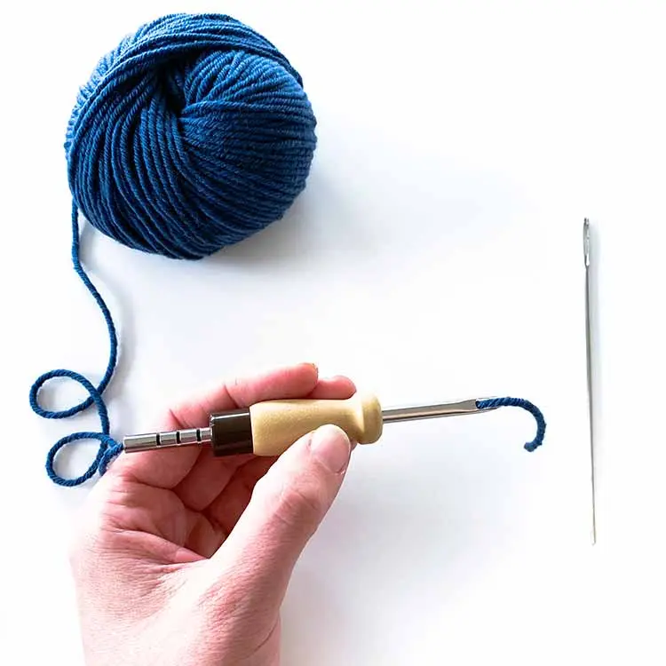 Work with Yarn and Needles