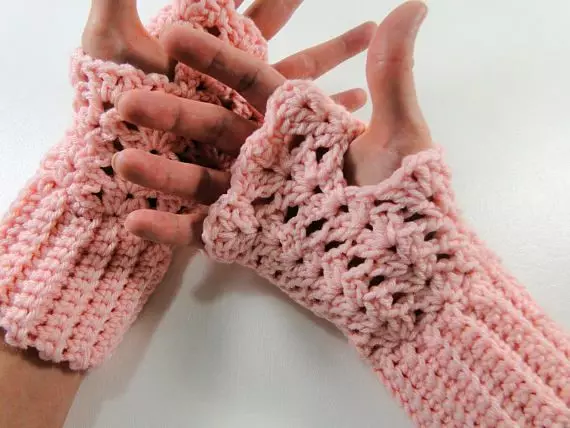 dainty lace gloves