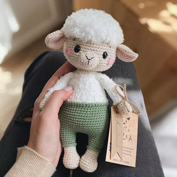 10 Brilliant Wooden Beads Macrame Gift Ideas Handmade: Unique Presents That Will Absolutely Amaze Anyone 2 hand woven crochet doll 1