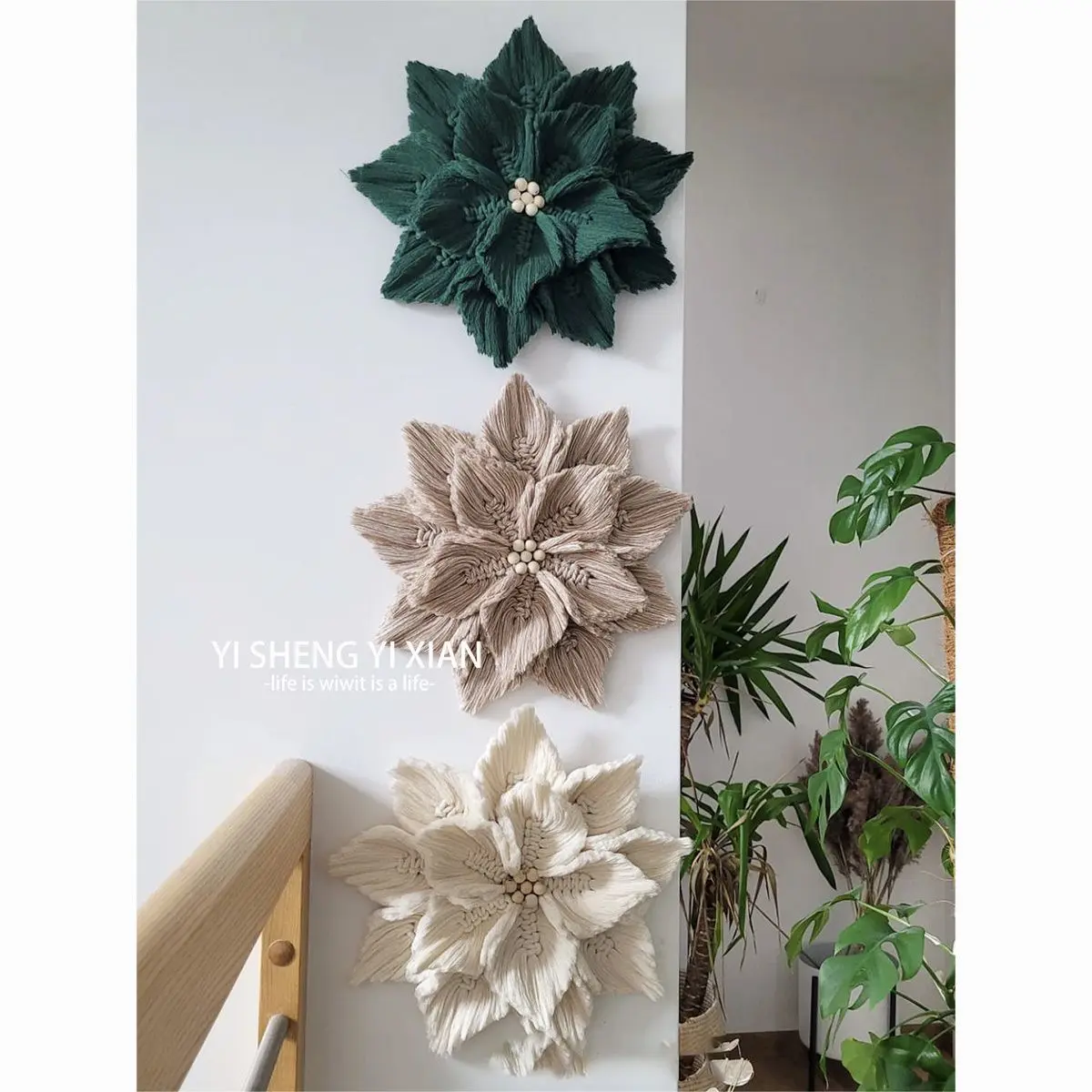 Hand-Woven Feather Leaf Circular Tapestry Wall Decoration 7 WhatsApp Image 2025-11-12 at 1.49.06 PM